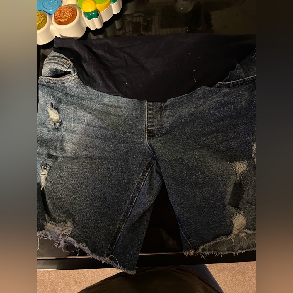 Maternity shorts
